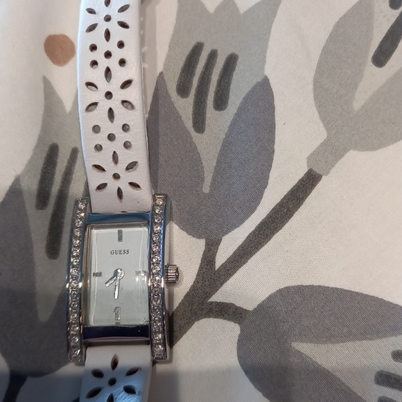 Guess Accessories - ⚡SALE⚡Guess double wrap watch. Never used